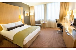 Crowne Plaza London Ealing, 