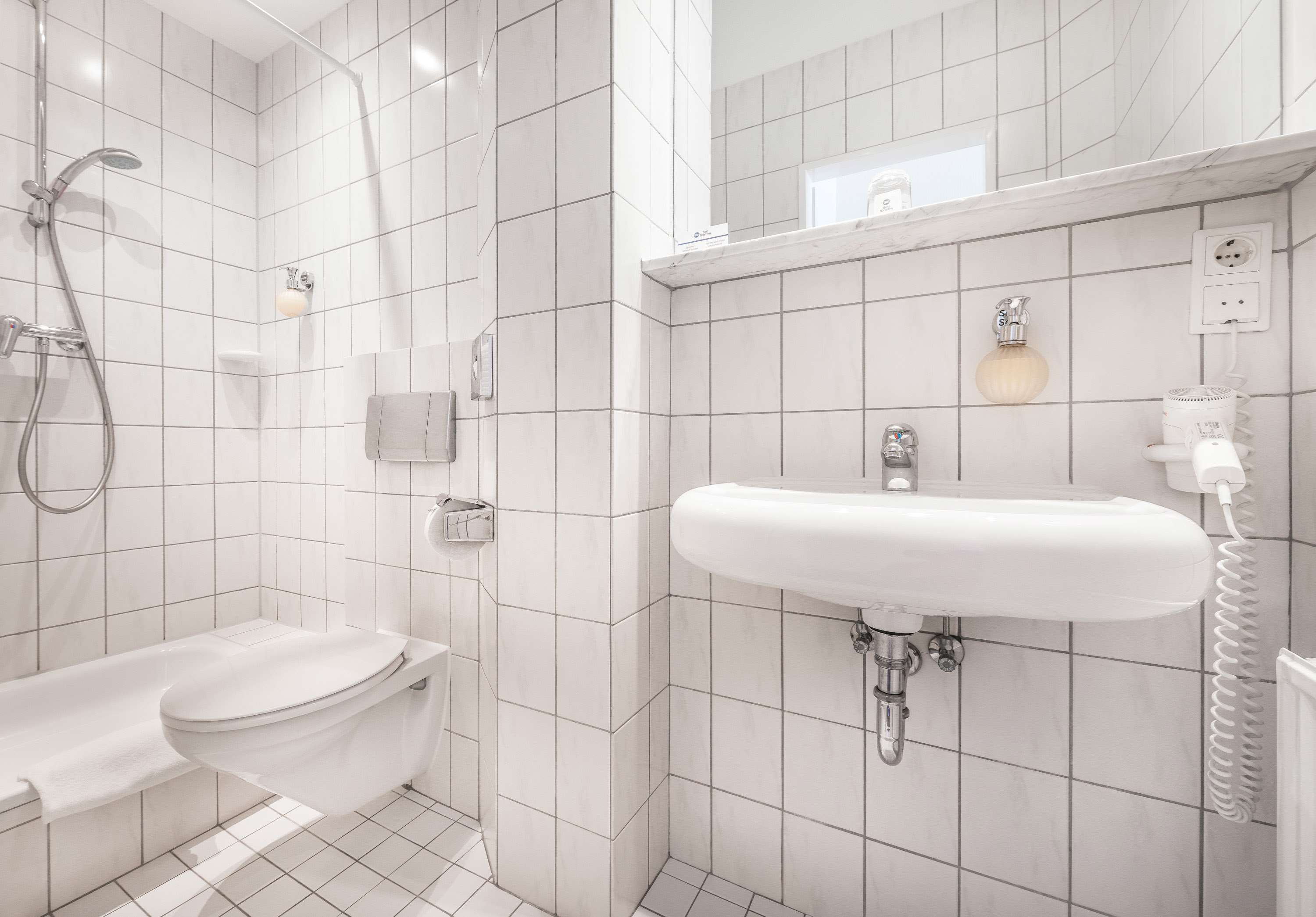 Best Western Raphael Hotel Altona - Tap to explore photos