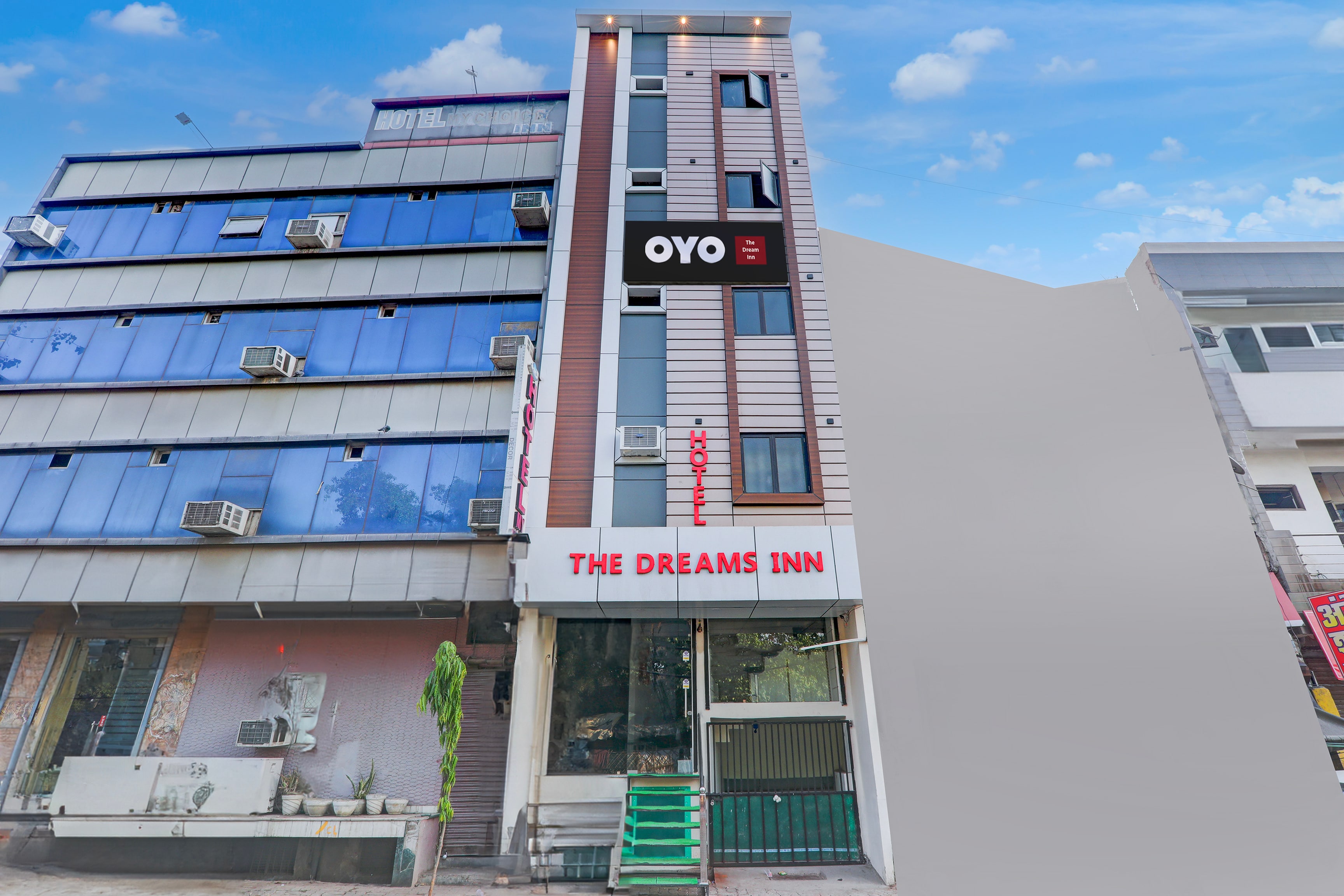 Hotel O The Dreams Inn - Tap to explore photos
