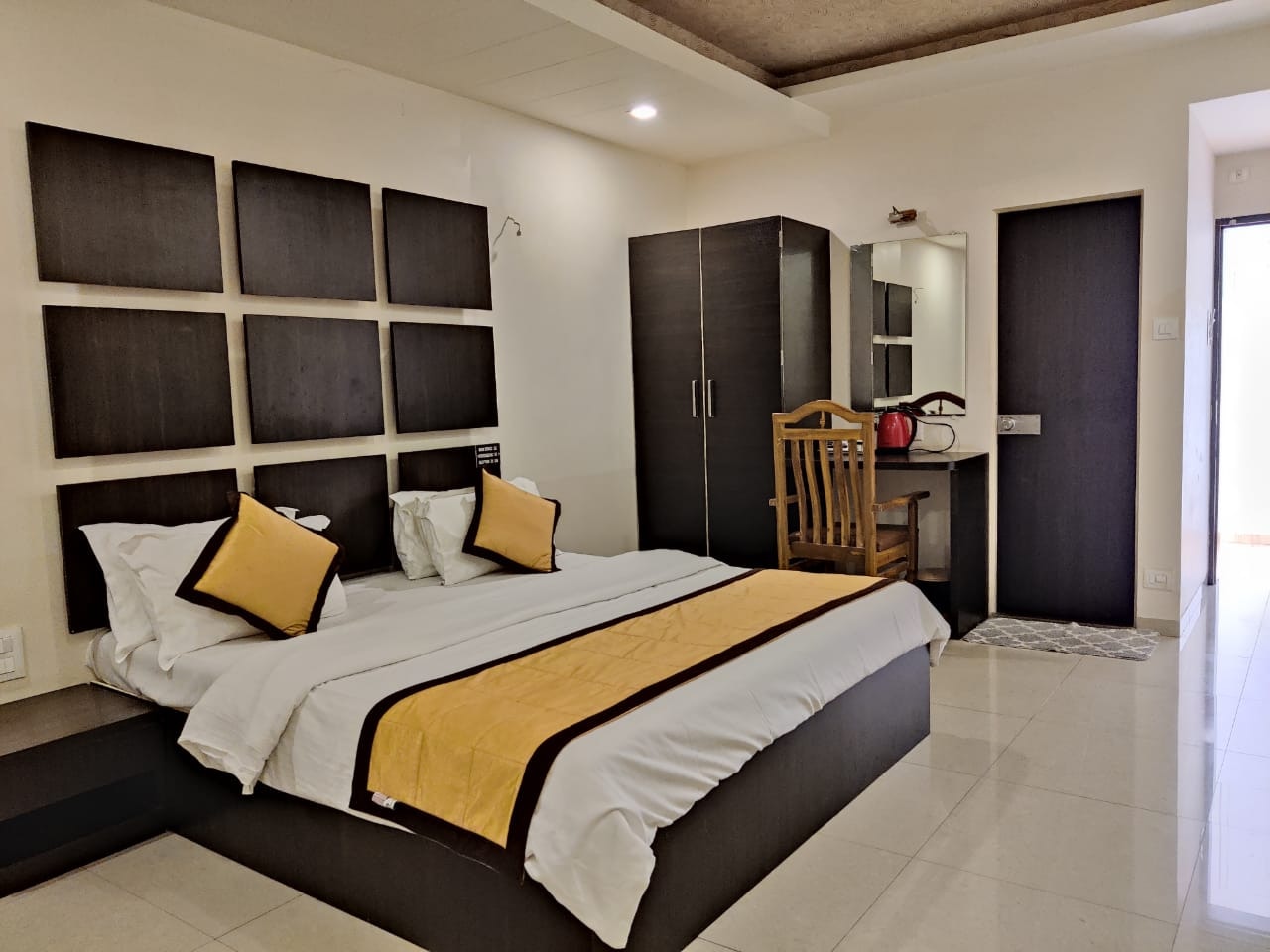 Hotel Krushna Inn - Tap to explore photos