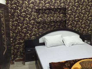 Hotel Ashutosh - Tap to explore photos