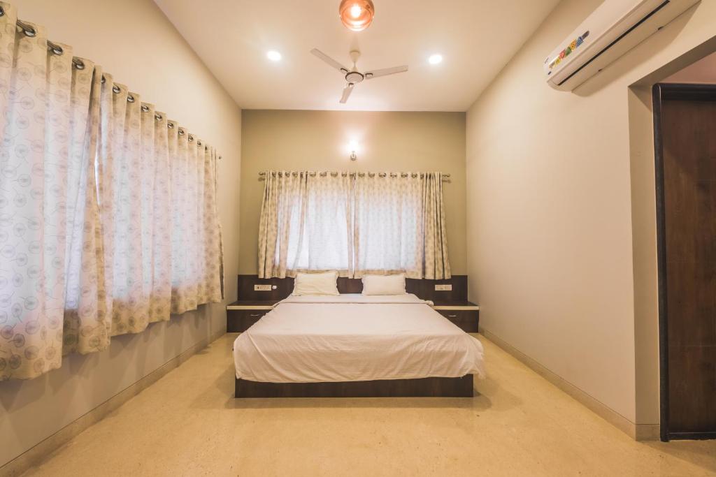 Family Tides- 5BHK Villa with Private Pool - Tap to explore photos
