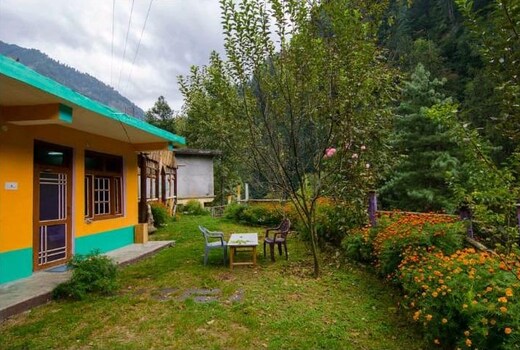 Stone Cottage and Tree House by StayApart