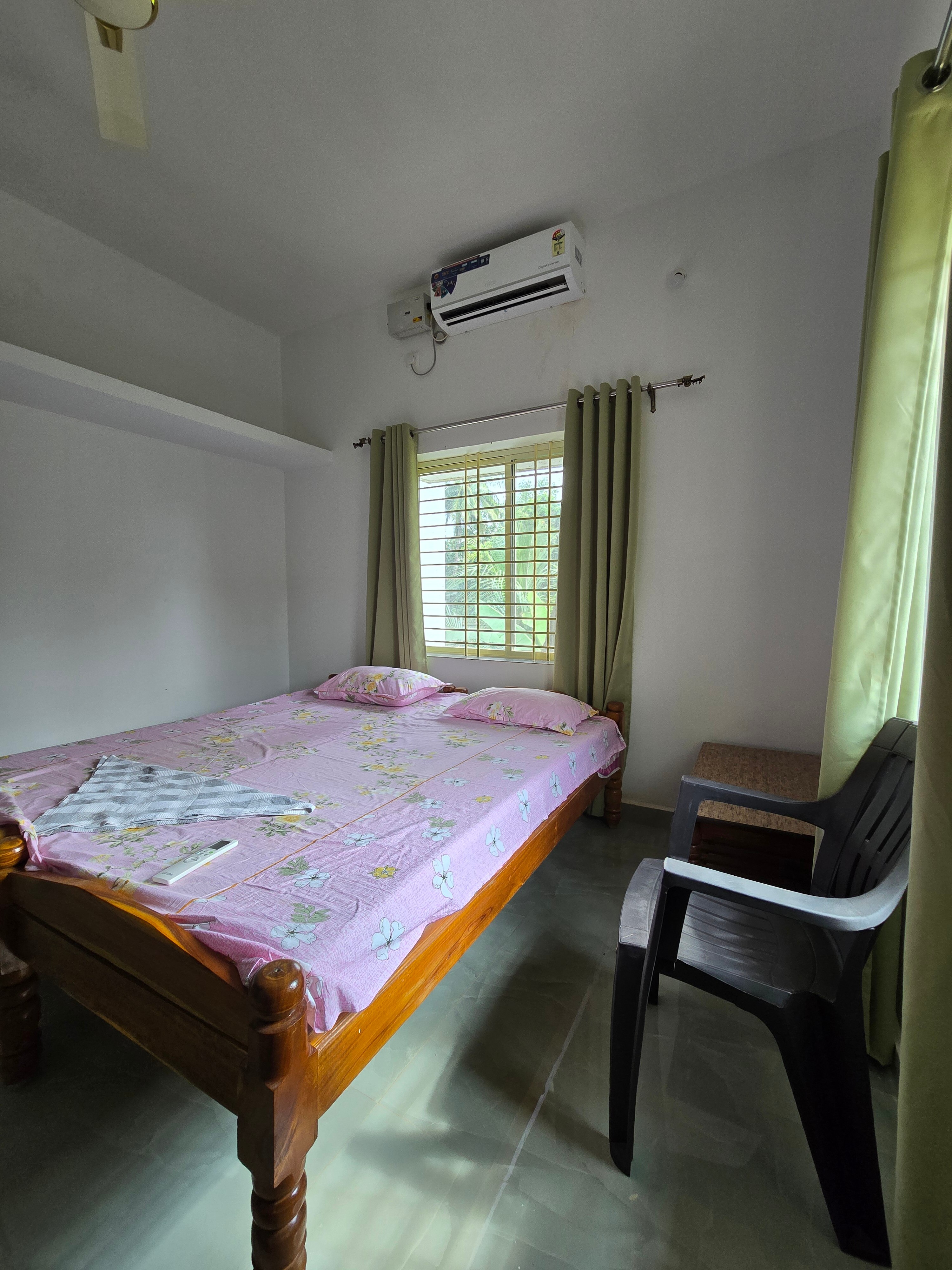 Sonus Home Stay - Tap to explore photos