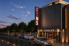 Hotel NS Near Delhi Airport, Delhi