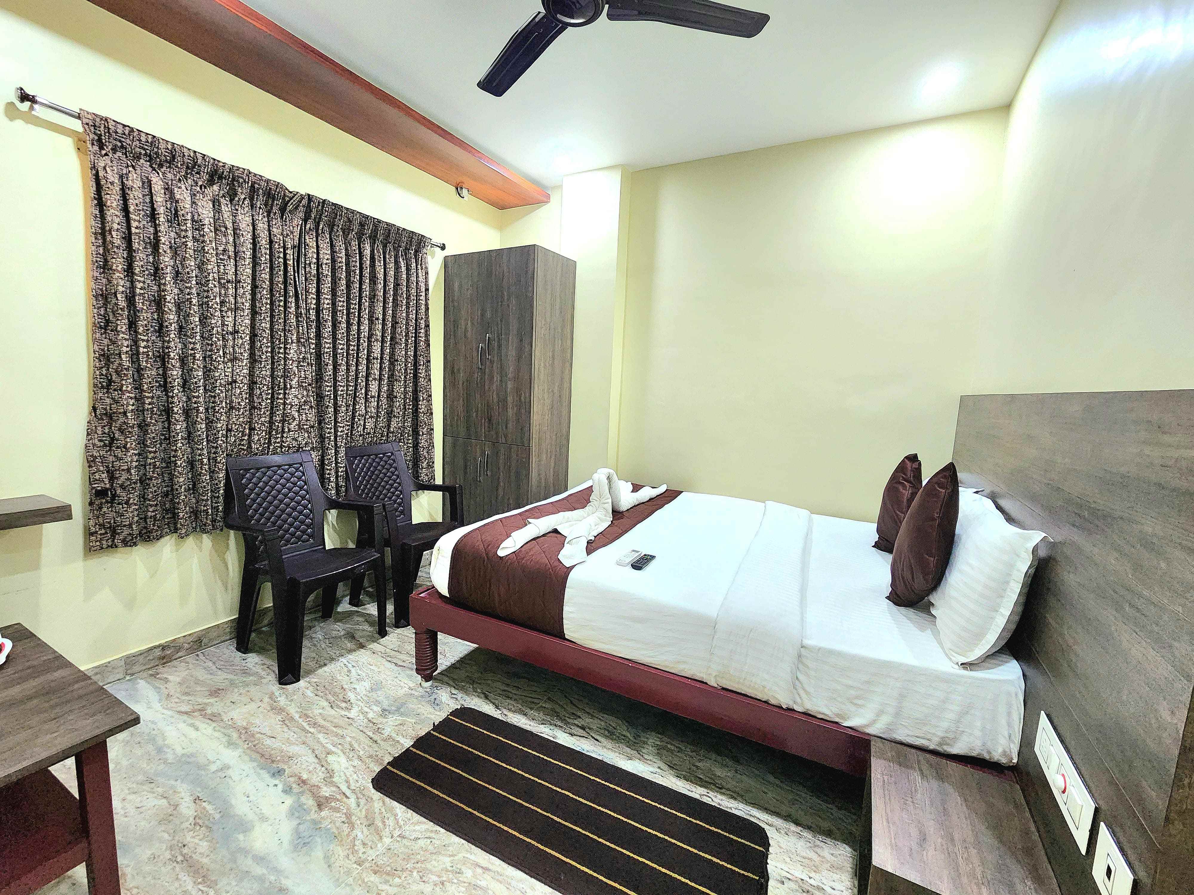 Hotel  Udhayam - Tap to explore photos