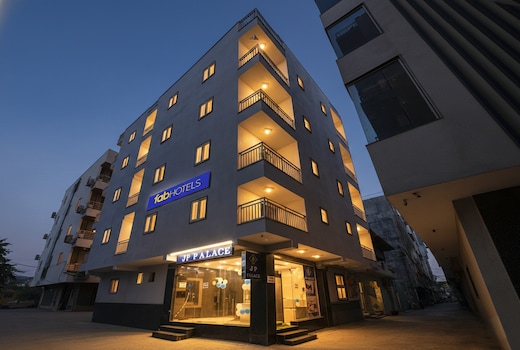 FabHotel JP Palace