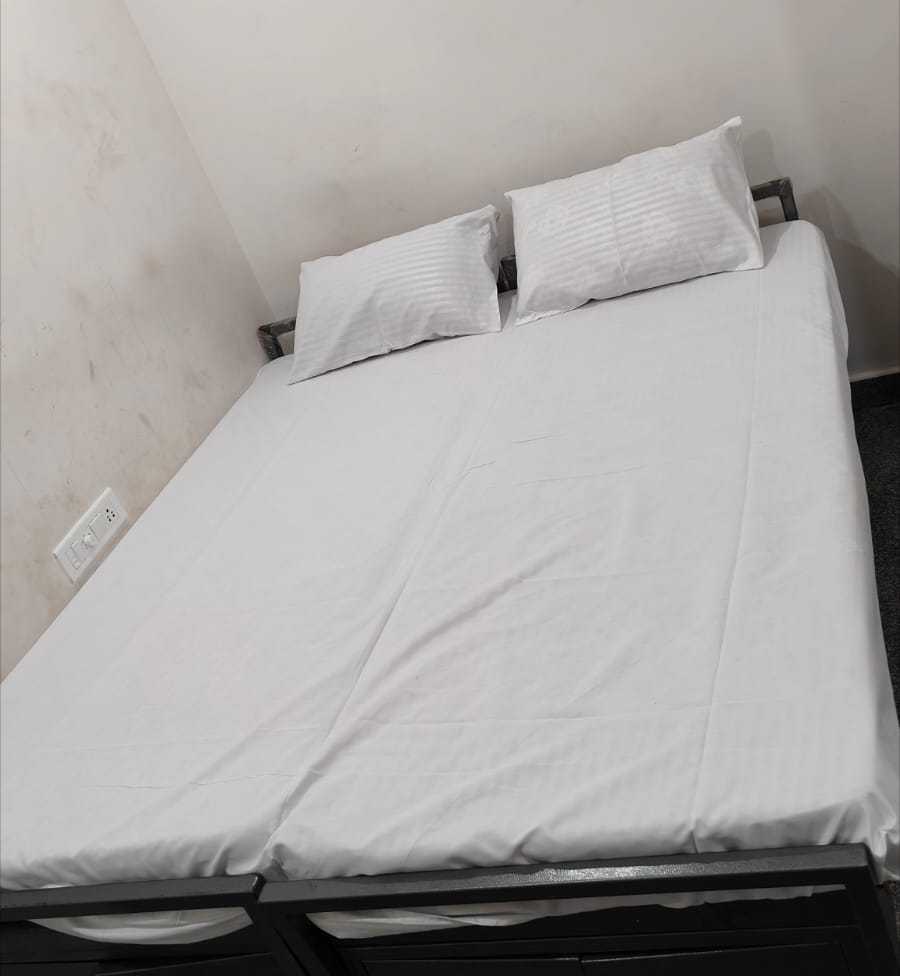 Hotel O Manjushree Boarding & Lodging nearby Dr.BR Ambedkar Stadium Basveshwar nagar - Tap to explore photos