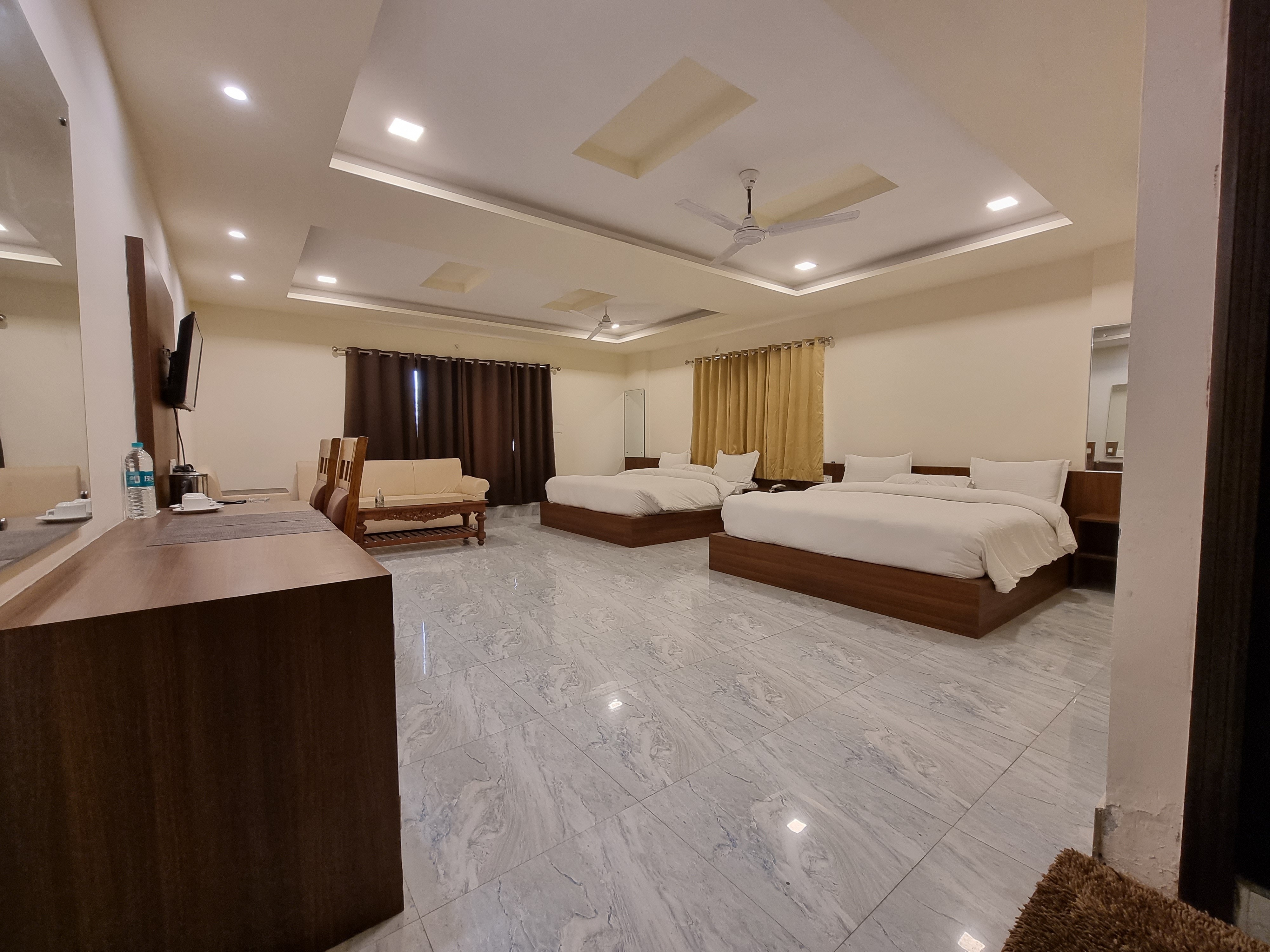 Hotel Raj Mahal Roorkee - Tap to explore photos