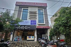 Hotel O by OYO A2 Hotel and Restro, Indore