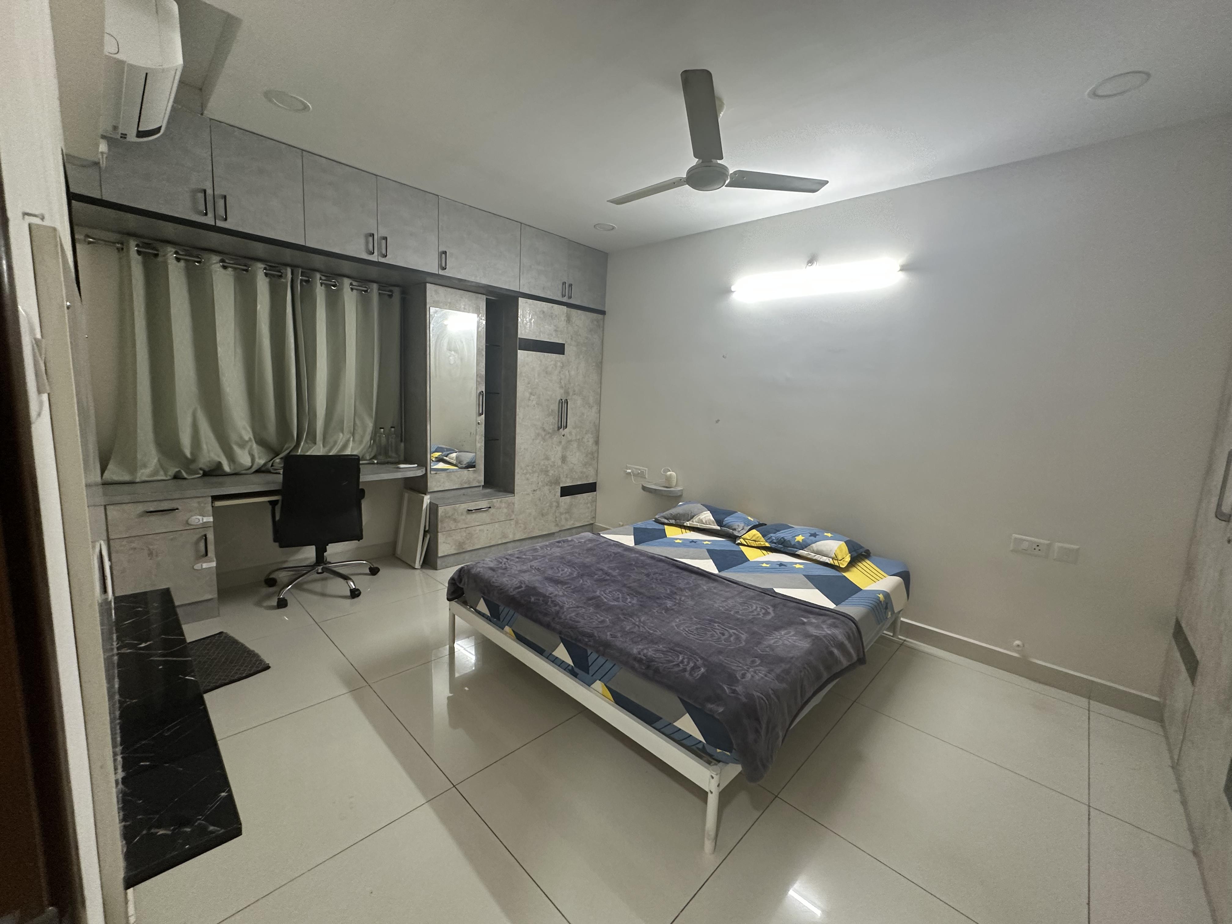 Premium Room Prime Location Hosted by an IITian - Tap to explore photos