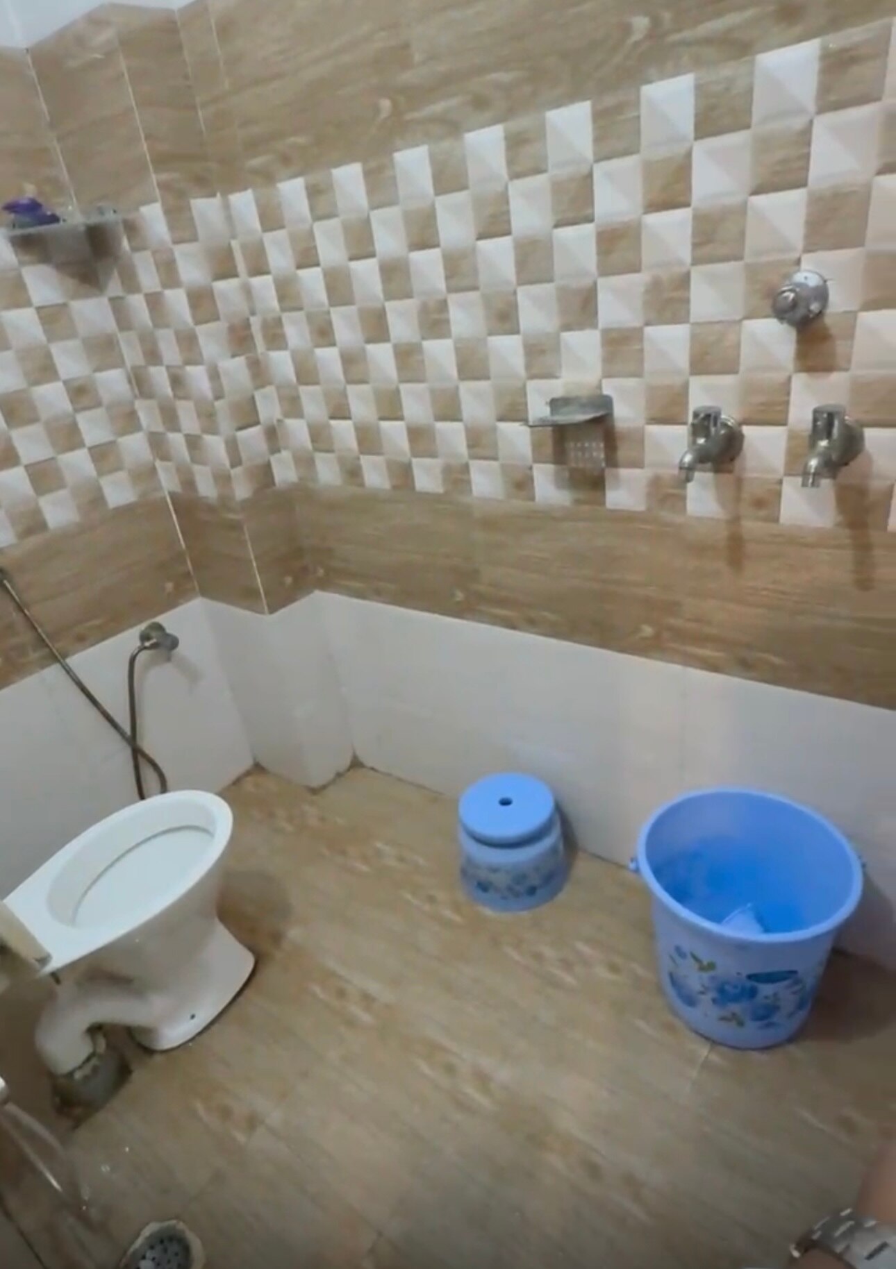 Mahakumbh home stay - Tap to explore photos
