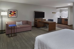 Hampton Inn & Suites by Hilton Montreal-Dorval, Montreal