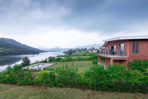 StayVista | 3 BHK Shivom Villa 5