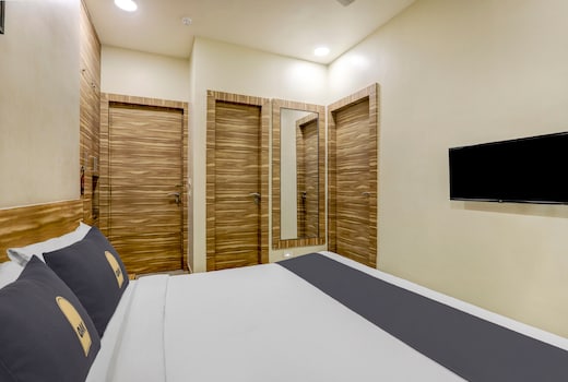 Super Townhouse OAK Shubhham Regency