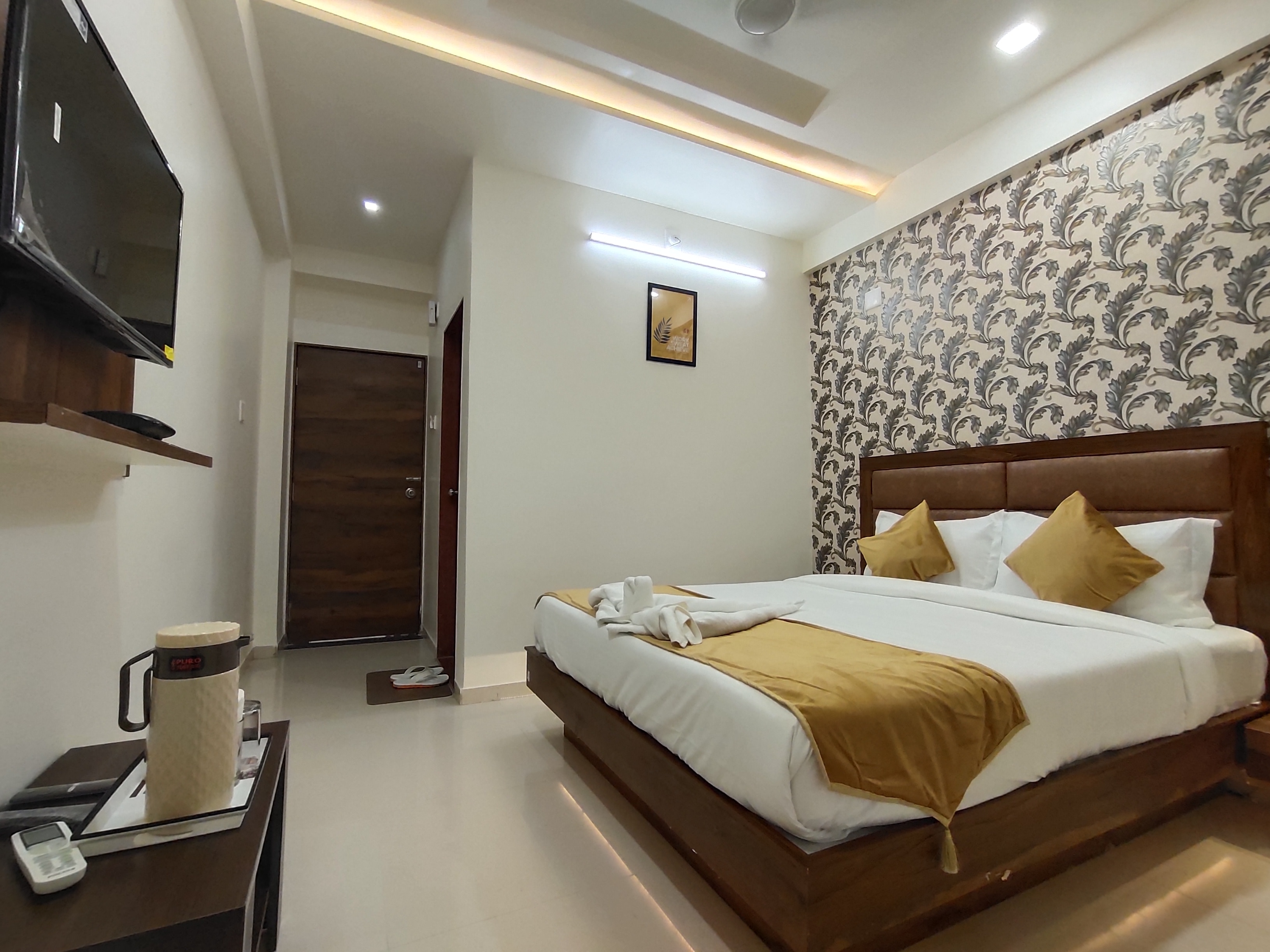 Hotel Sirohi Stay - Tap to explore photos