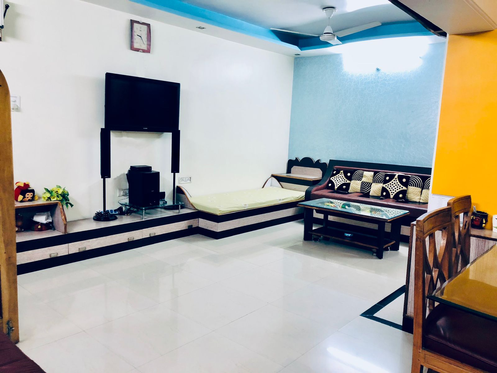 Home stay at the centre of the city - Tap to explore photos