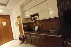 Darshana Studios - Fully furnished studio apartmnt, Noida