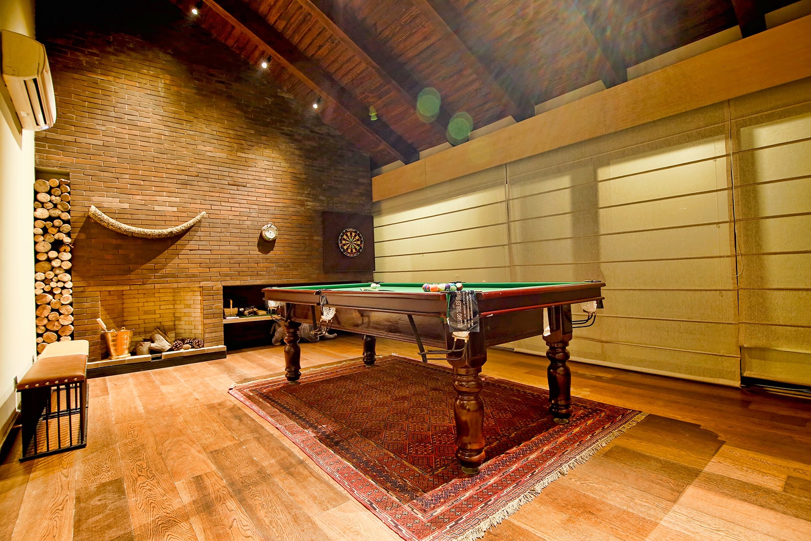 Estate 5 | 8BHKWith Private Indoor Heated pool & Garden - Tap to explore photos