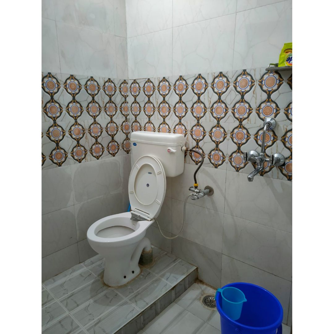 White House Homestay (Close to FRI) - Tap to explore photos