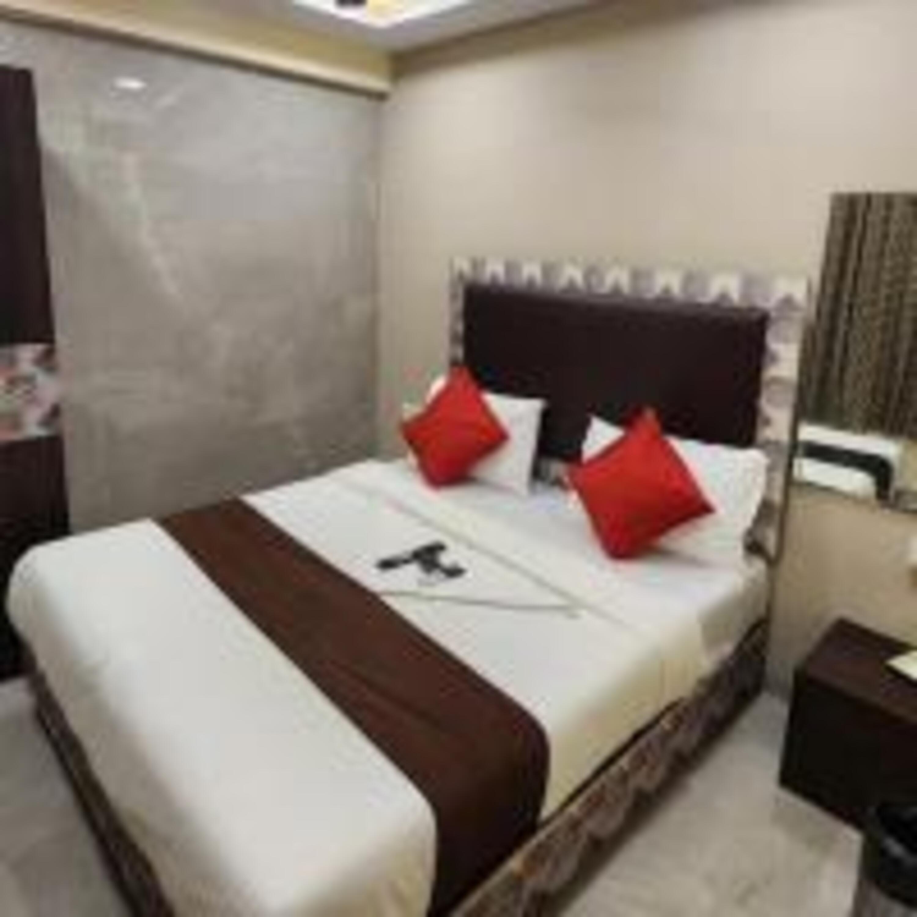 HOTEL VAITHI RESIDENCY - Tap to explore photos