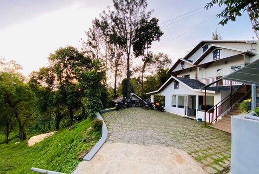 MistyBush Cottages and Resorts