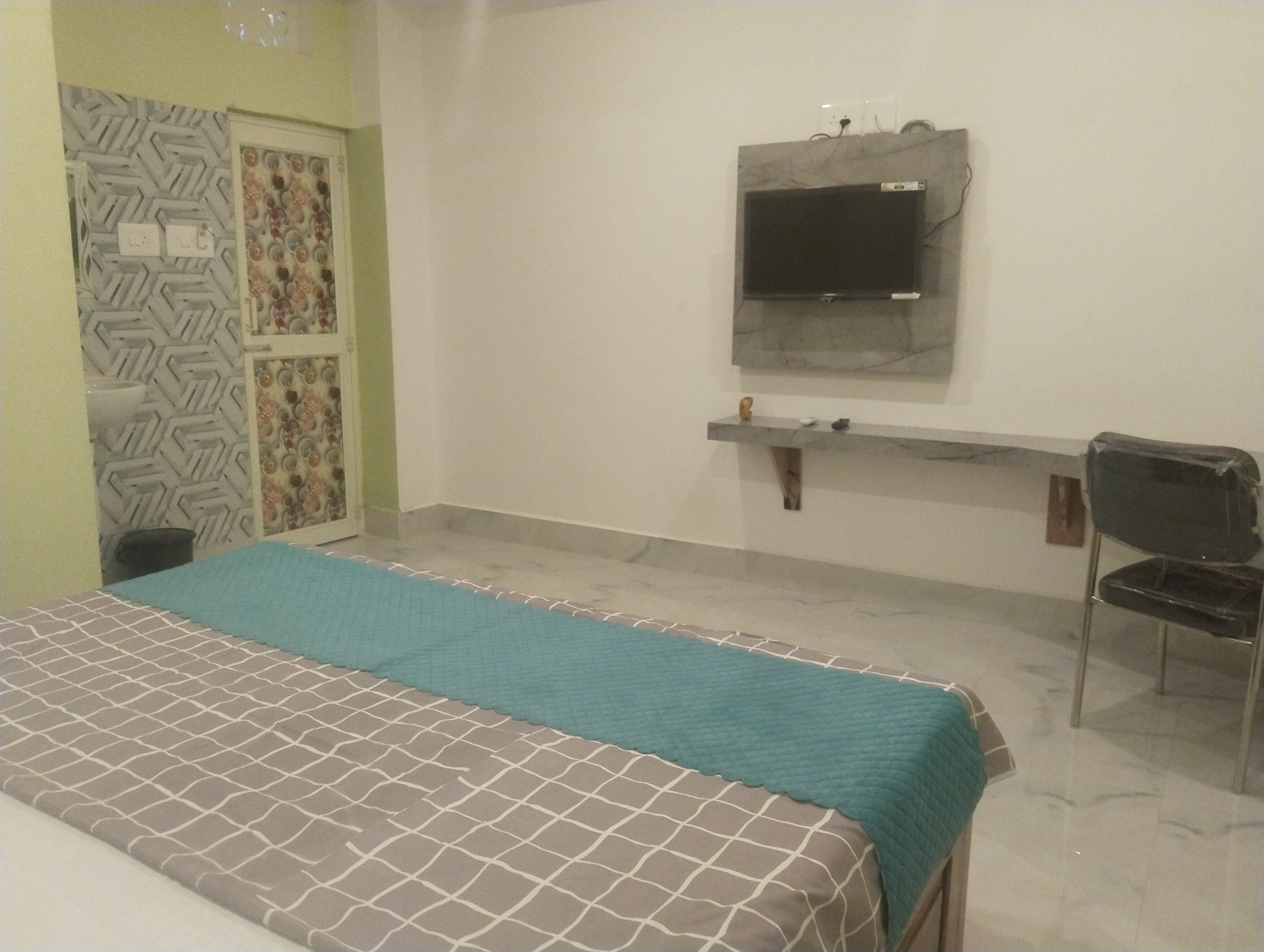 KONARK STAR GUEST HOUSE, 50 mtrs From Konark Sun Temple - Tap to explore photos