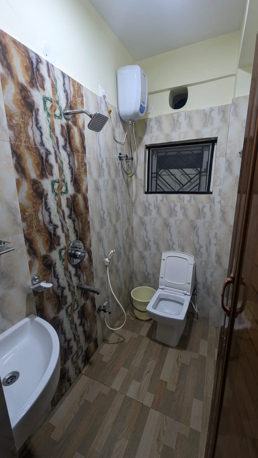 Laxmi Niwas Homestay in Salt Lake - Tap to explore photos