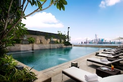 هاربور جراند هونج كونج, هونغ كونغ