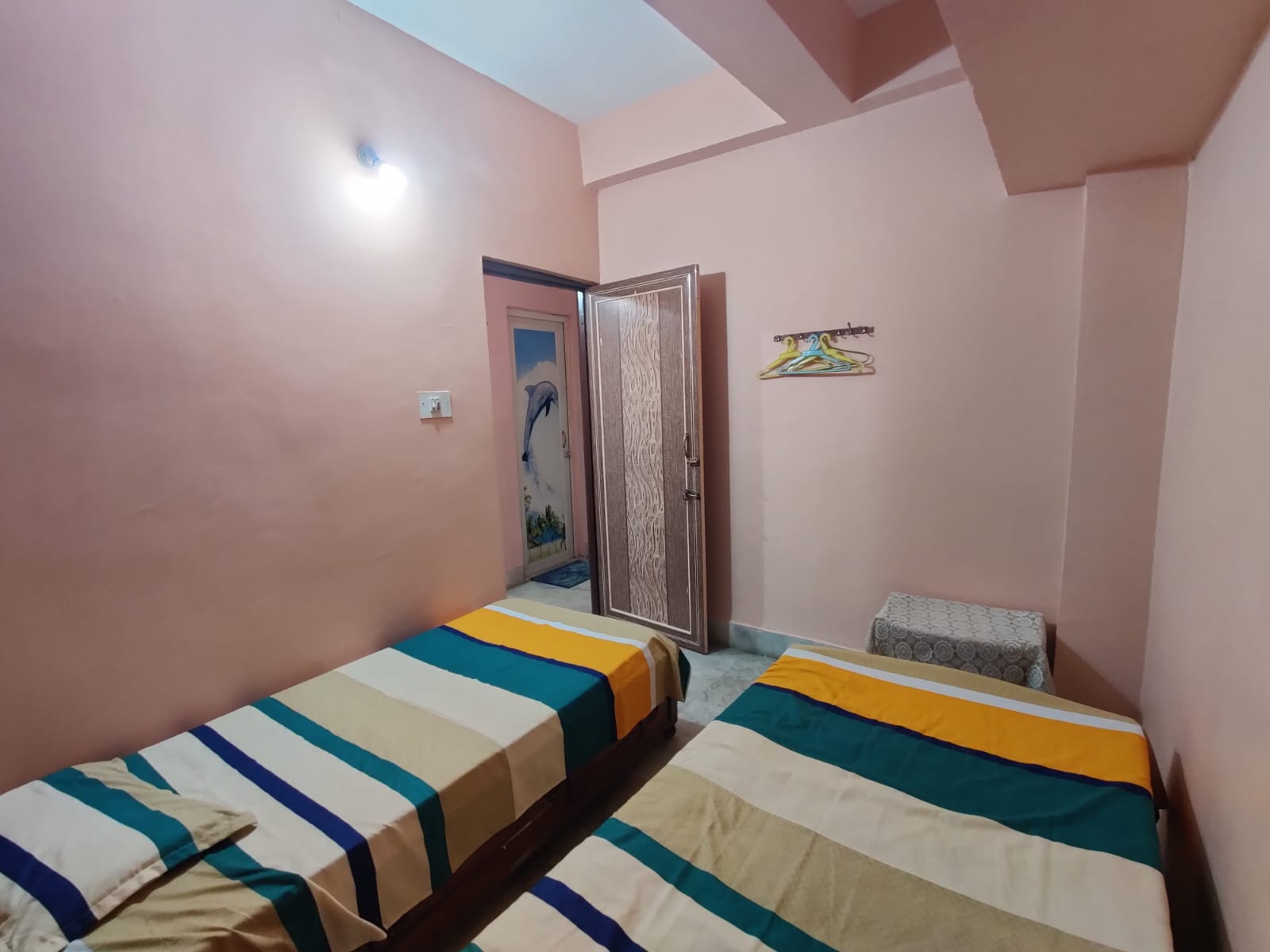 Krishnadham Homestay On The Road Near Puri Railway Station 800M - Tap to explore photos