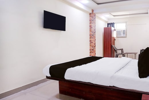 Hotel O poonam