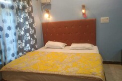 Hotel O Home Fauzi Rasoi & Guest Homestay, Ayodhya