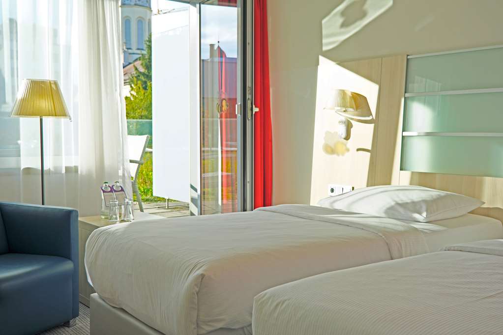 Park Inn by Radisson Linz - Tap to explore photos