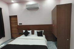 HOTEL SAVITRI PALACE, Kotputli
