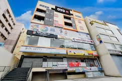 HOTEL O DOLPHIN LUXURY AC ROOMS, Farooq Nagar