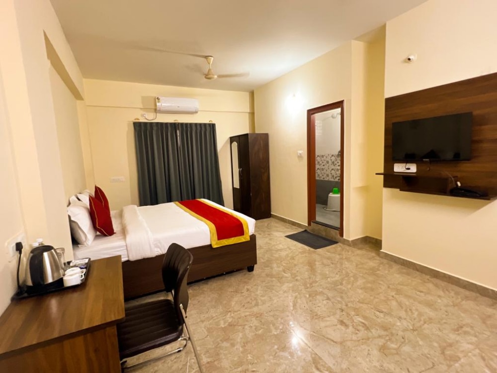 Hotel Sai Manyata Inn - Tap to explore photos