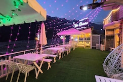 Villa Riverine Cafe & Riverview Residences, Lahaul