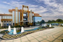 Club Florence, Noida