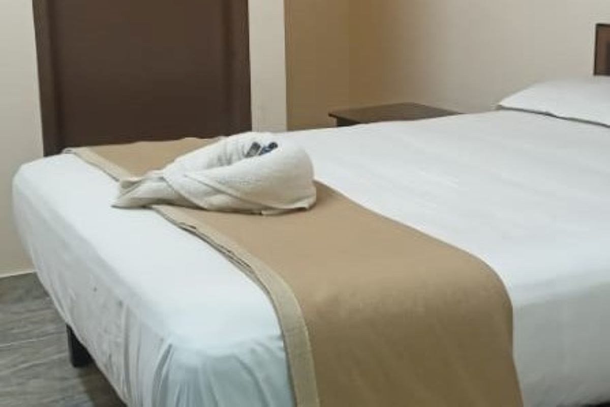 OMR CLASSIC ROOMS - Tap to explore photos