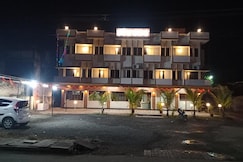 Hotel New Warana, Karad