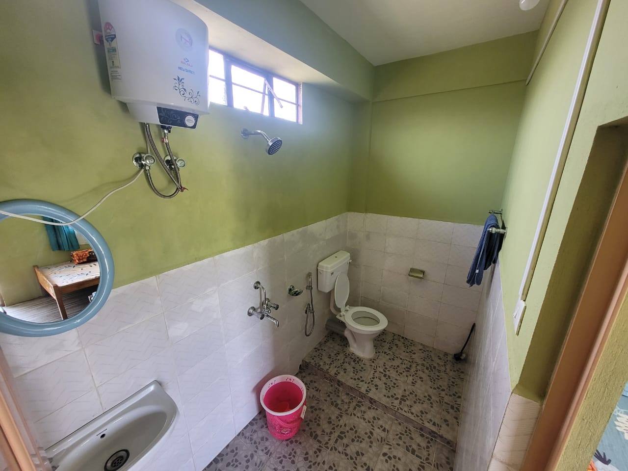 KN Sunshine Homestay - Tap to explore photos