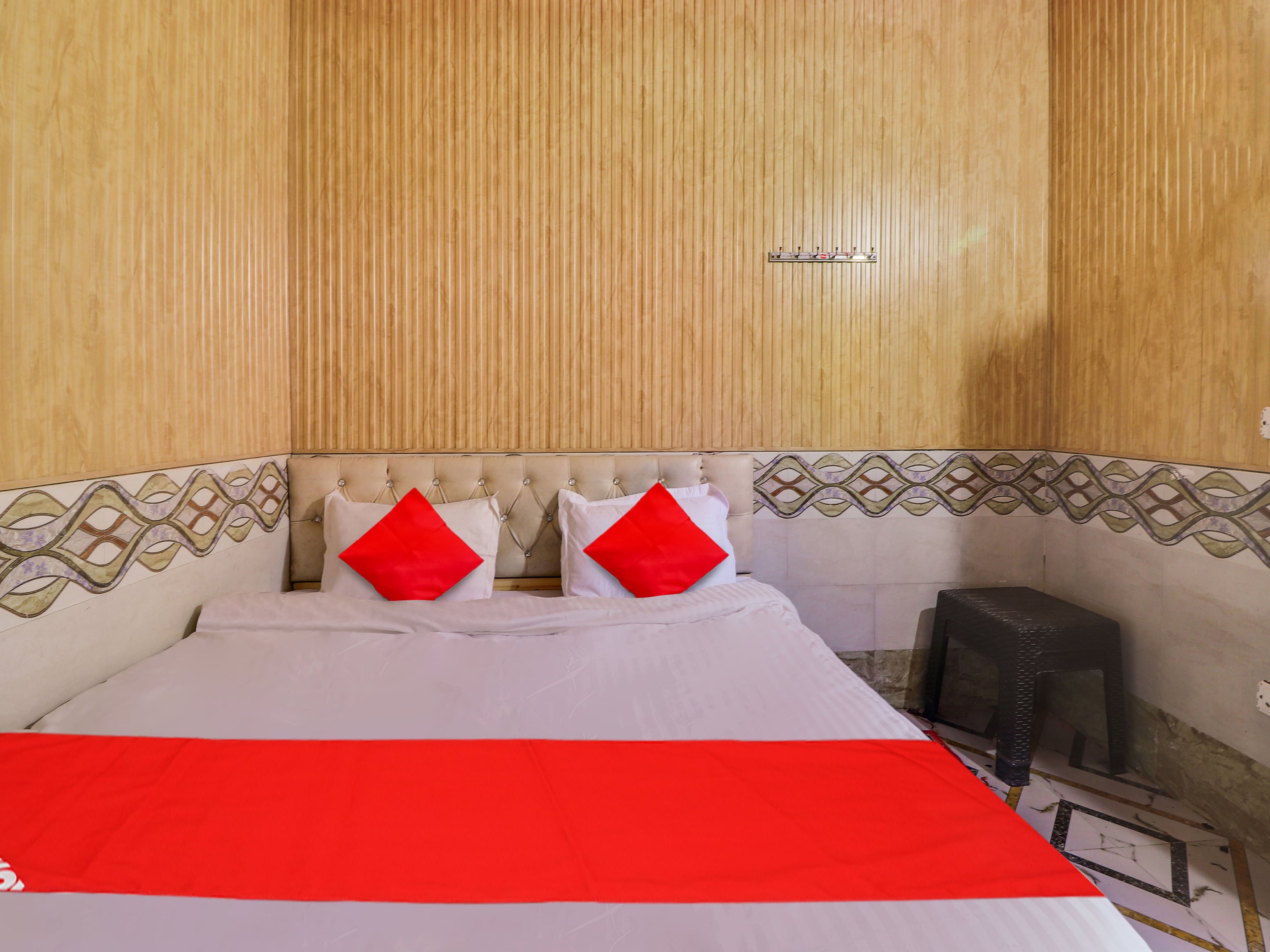 Hotel O Krishna Red Rose Guest House - Tap to explore photos