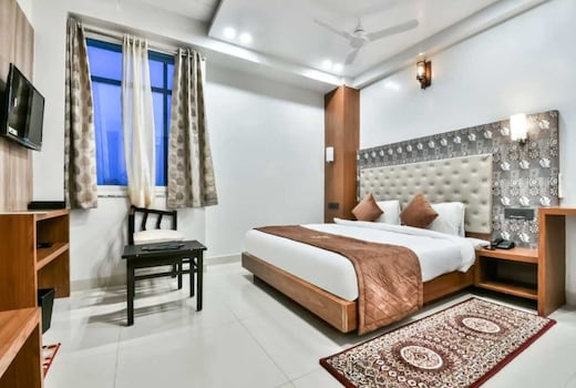 Collection O Palash Hotel & Banquet