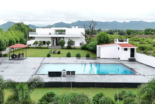 StayVista at Aravali villa