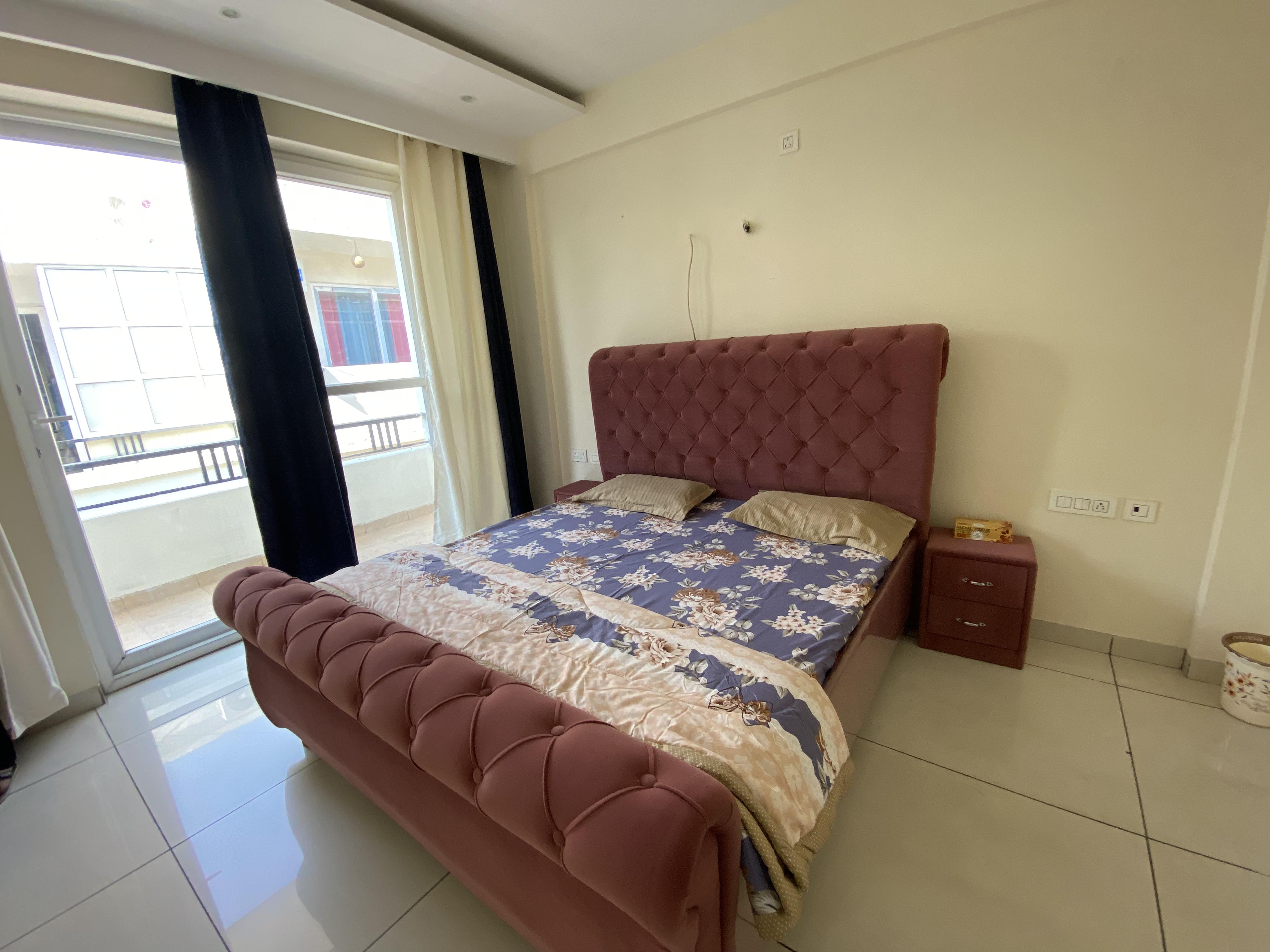 Luxury stayss - Tap to explore photos