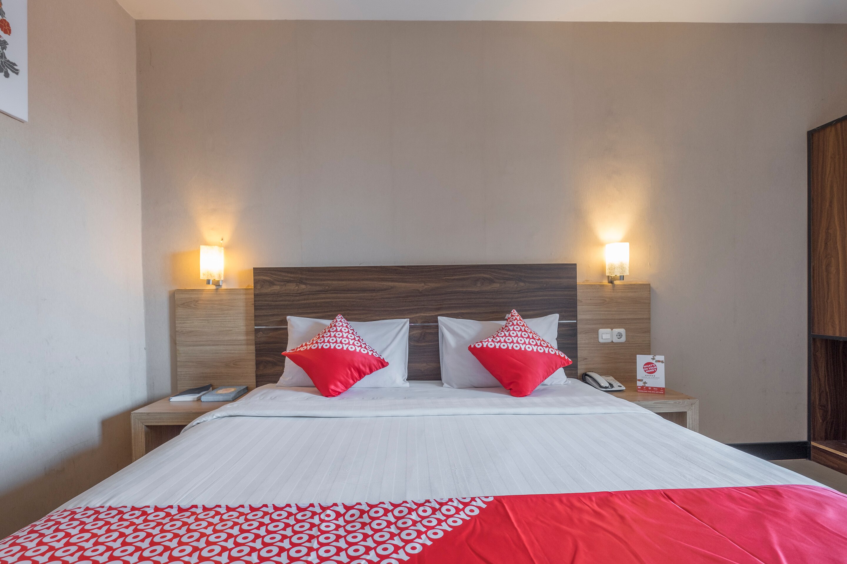OYO 1081 Allson City Hotel Makassar Indonesia - Tap to explore photos