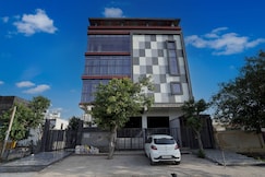 Hotel Hardik Palace, Noida