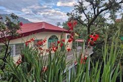 Burra Bungalow Annexe- 2 Bedroom Heritage Villa, Mussoorie