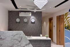 THE HYDE PARK INN, Korba