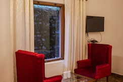 Alpine Villa 4BR Luxury Retreat in Manali, Manali